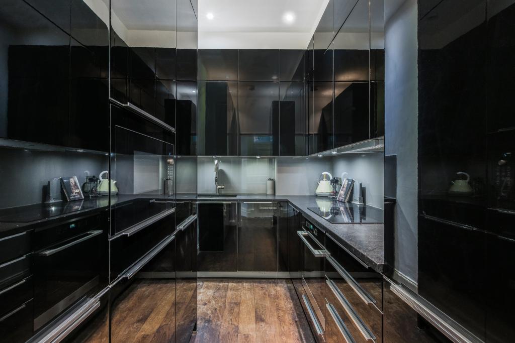 Montagu Square 33B, 