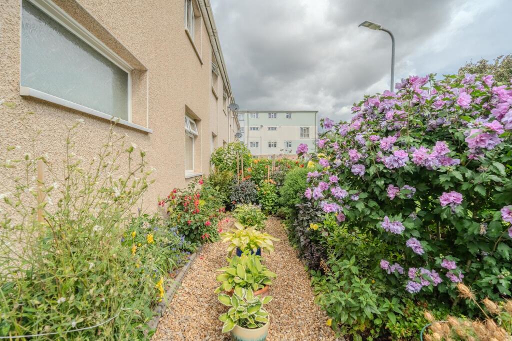 8 Newgale Row-17.jpg