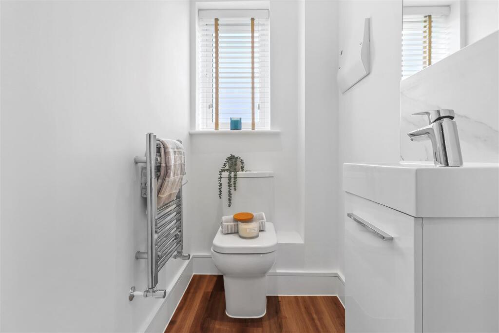 Cloakroom/WC
