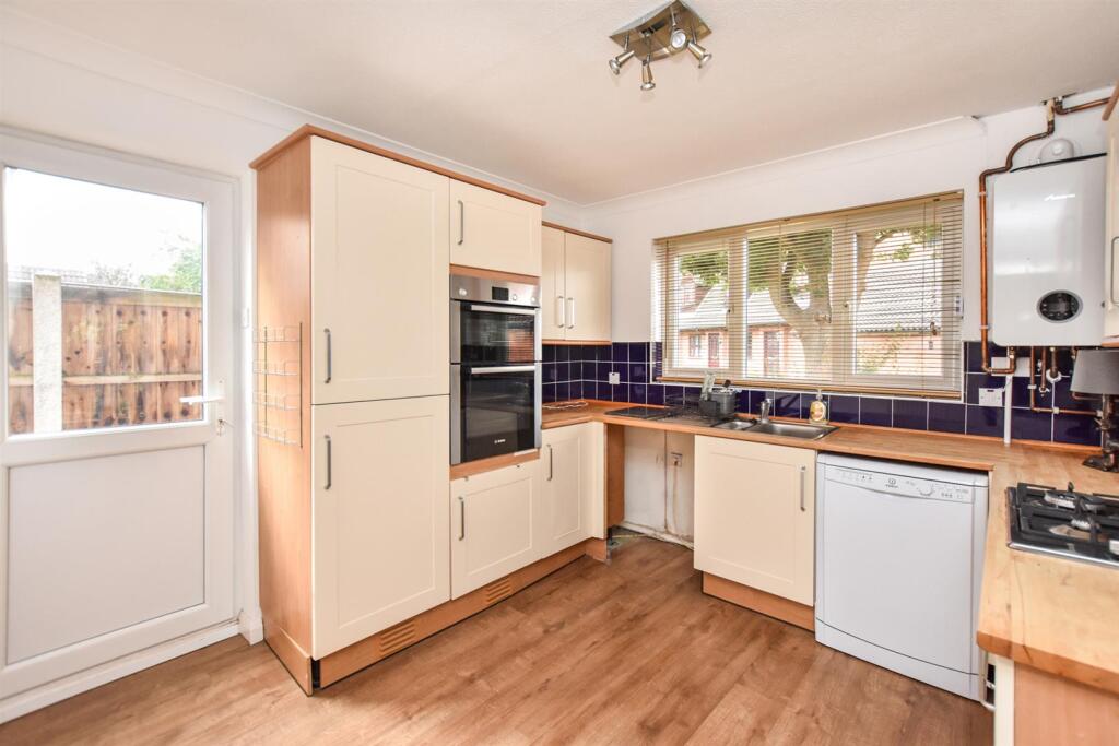 Kitchen B.jpg