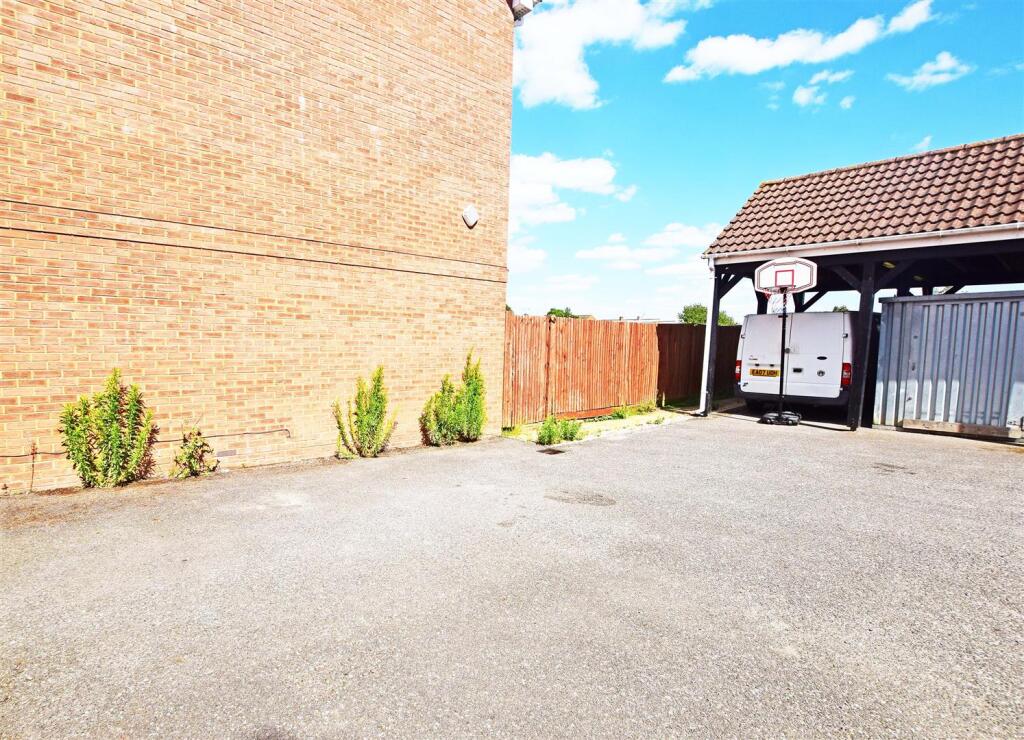 23 Emmeline Close car port.jpg