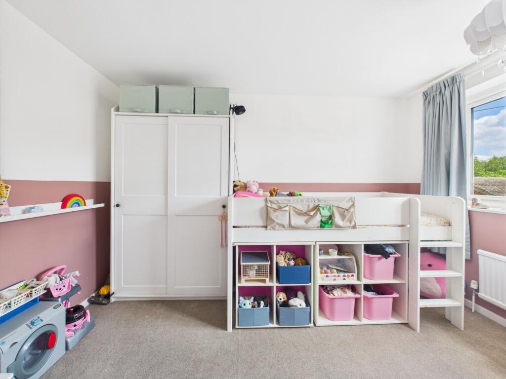 22. CAM04922G0-PR0050-STILL033