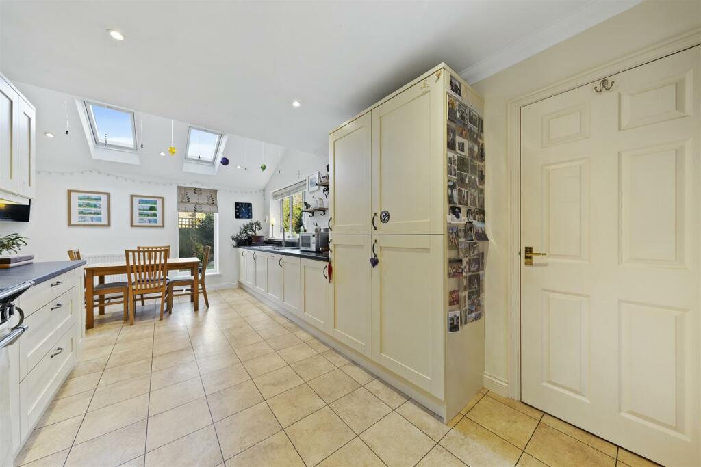 Kitchen/Breakfast Room
