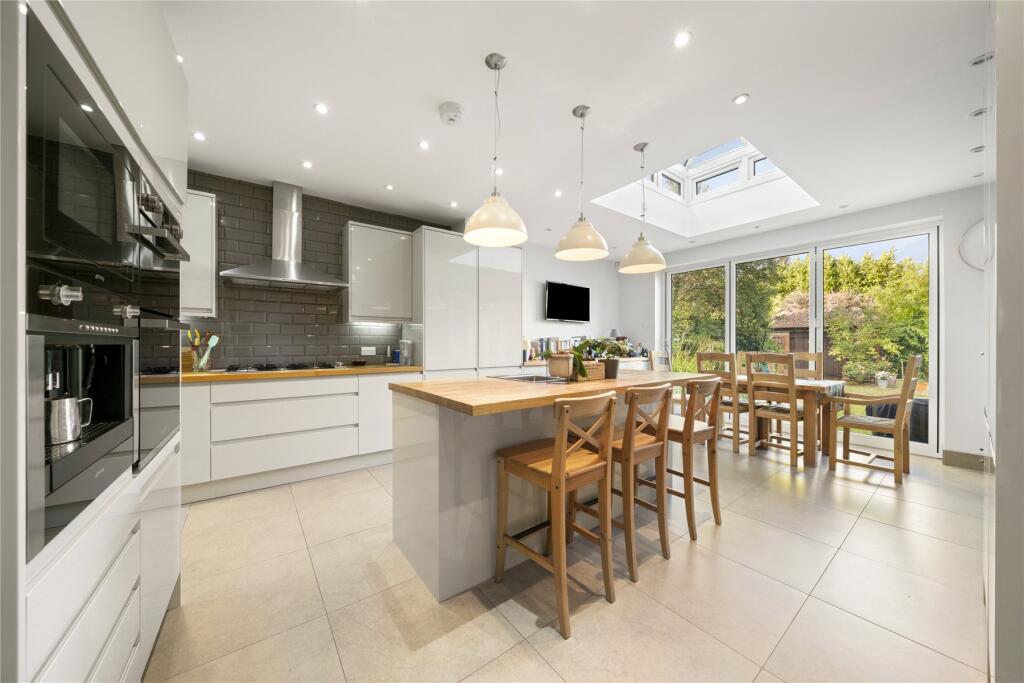 Kitchen/Dining