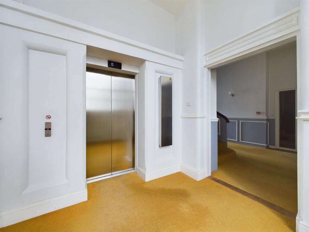 CAM02089G0-PR0401...