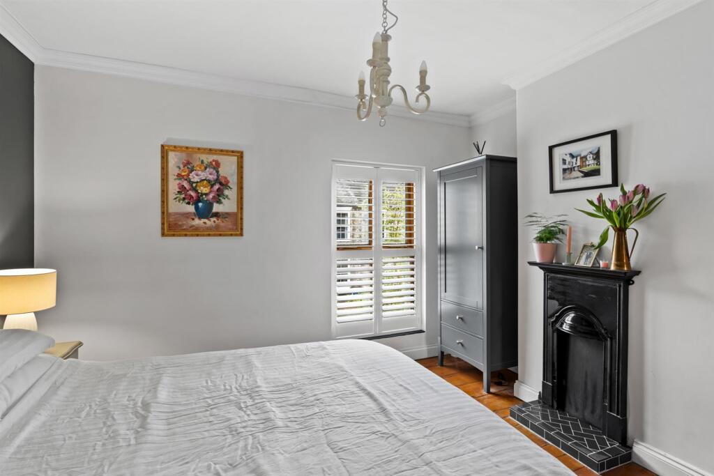 12 Gladstone - 017.JPG