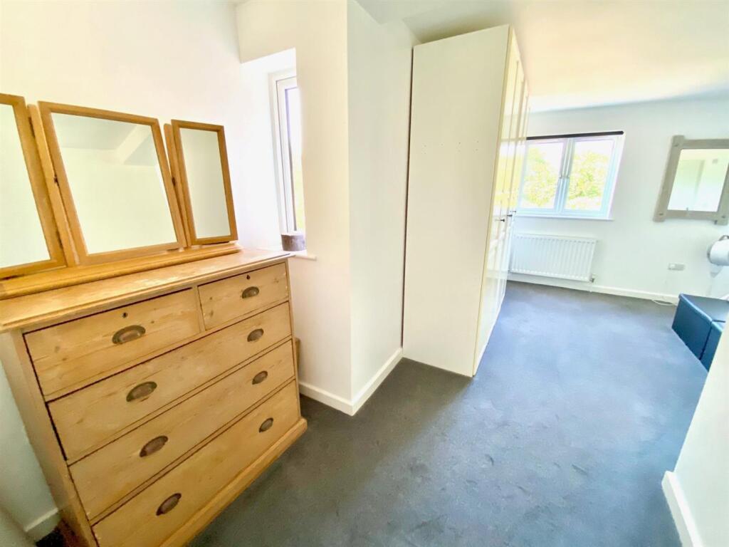 Master Bedroom Dressing Area.jpg