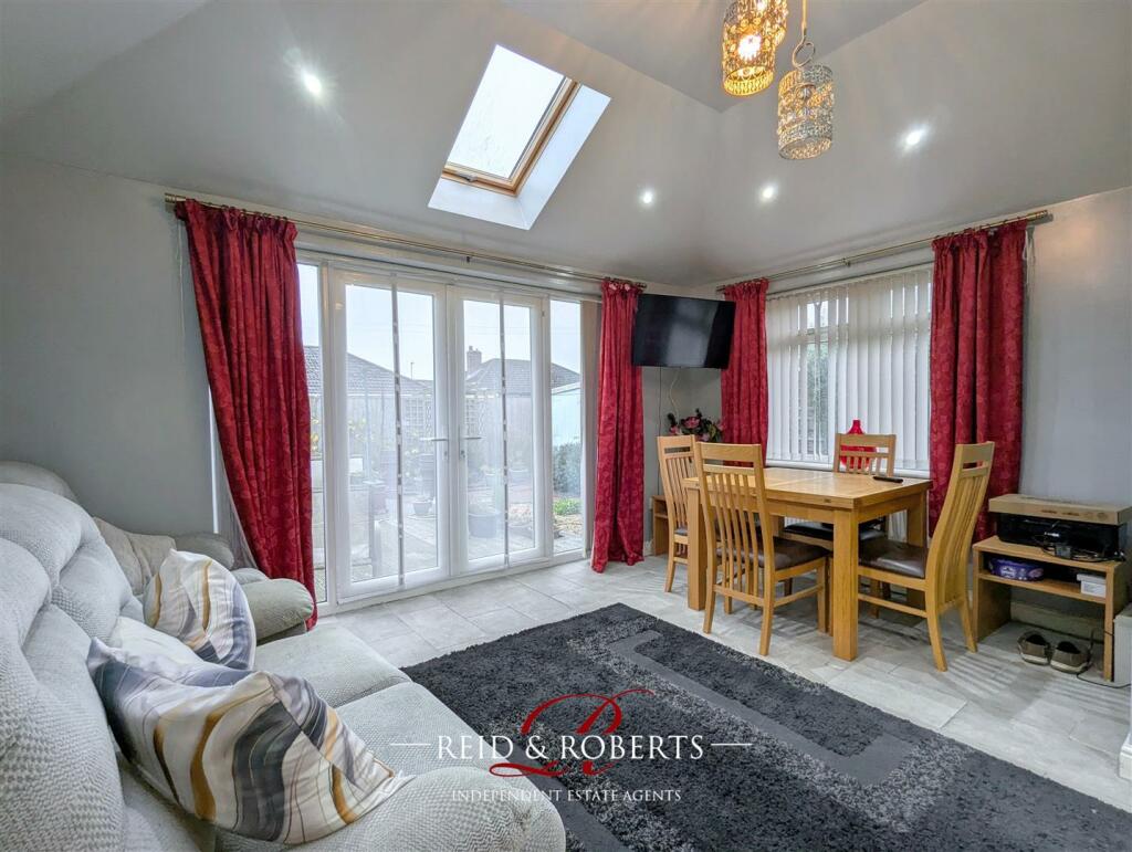 Open Plan Kitchen/Family Room