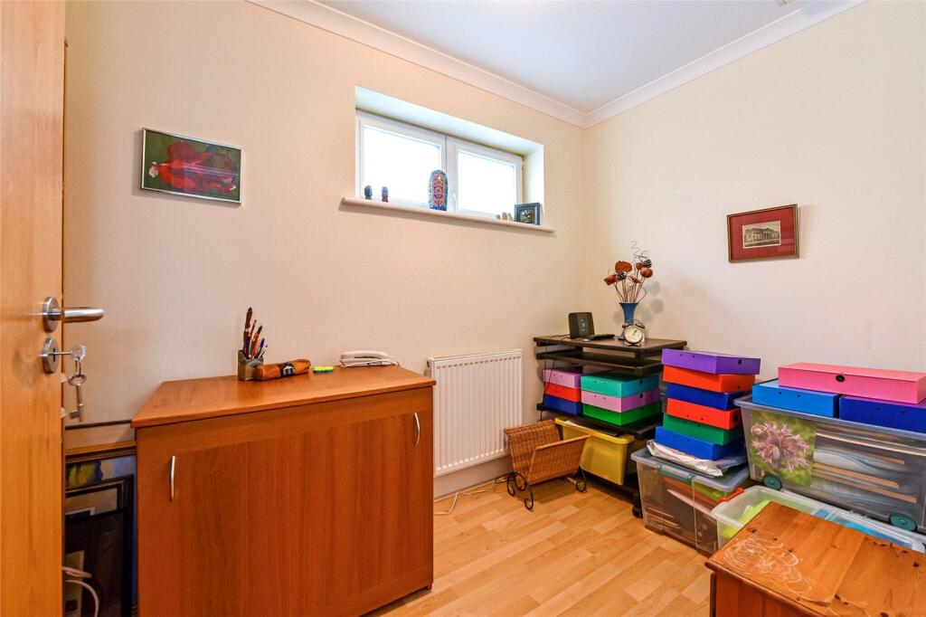 Bedroom 3/Study