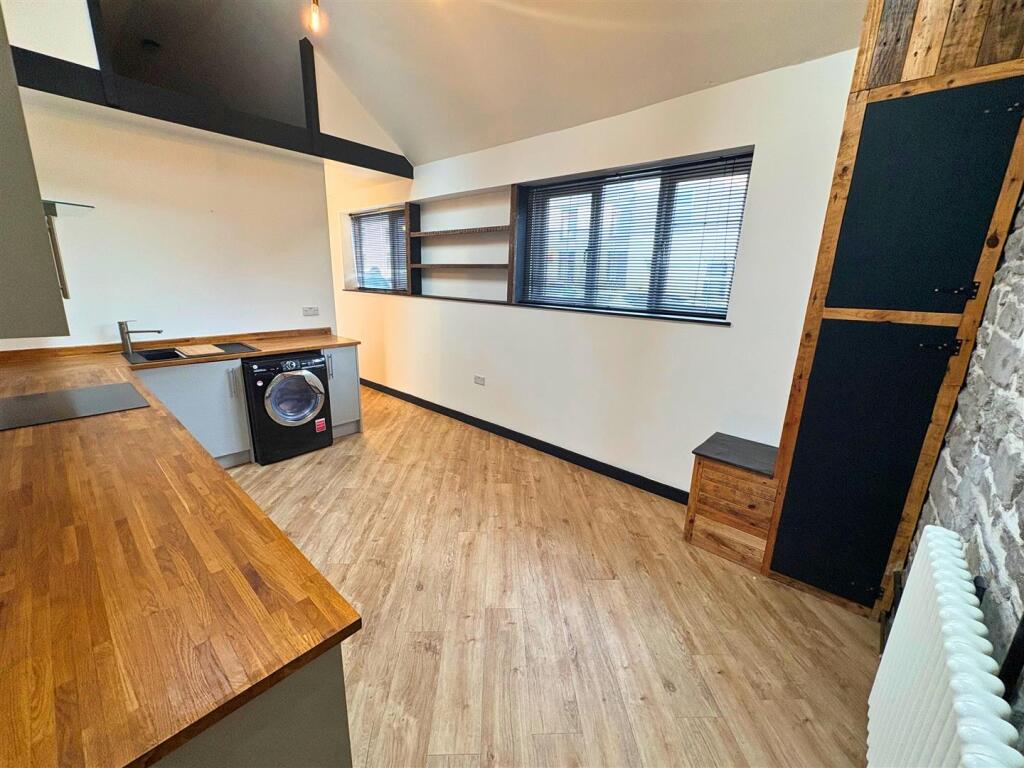 Open Plan Lounge / Kitchen