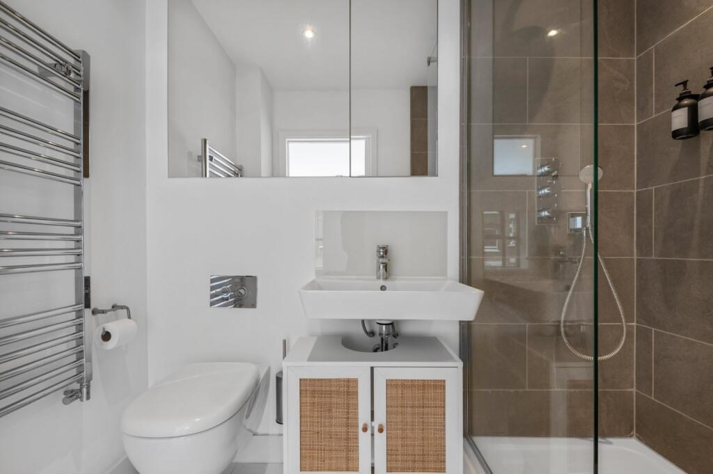 En-Suite Bathroom