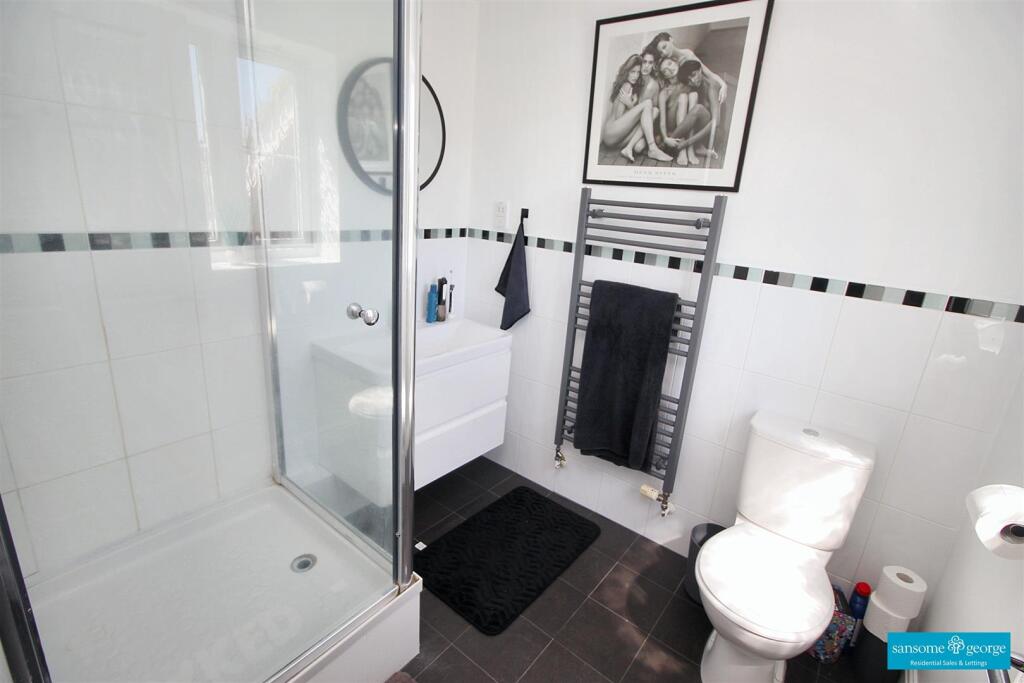 En Suite Shower Room