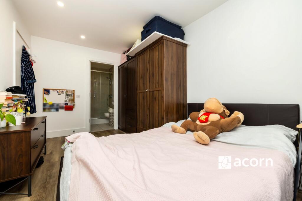 Bedroom 1 (2)