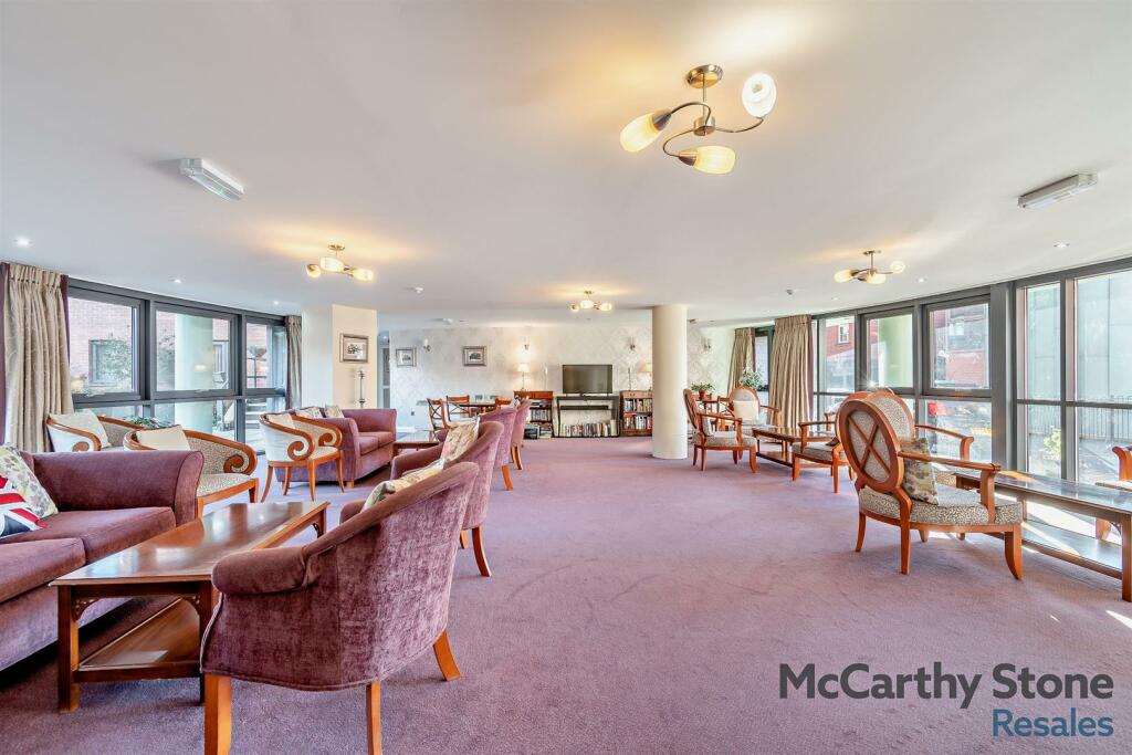 Forest Court Homeowners Lounge