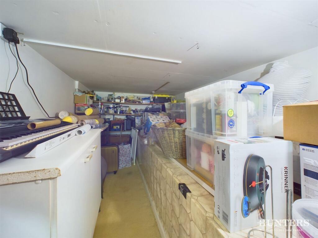 CAM03792G0-PR0171-STILL009.jpg