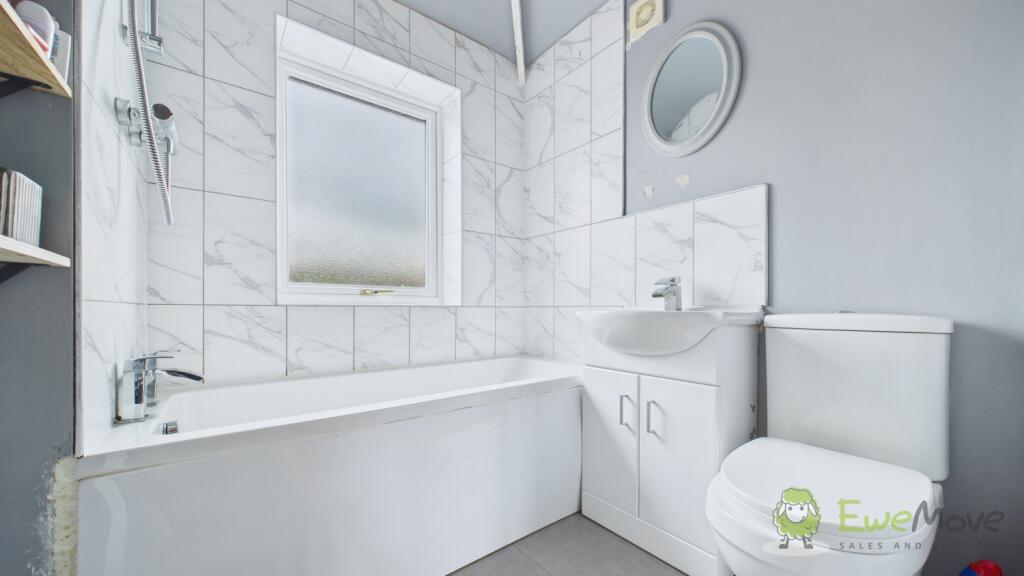 CAM03669G0-PR0033-STILL010