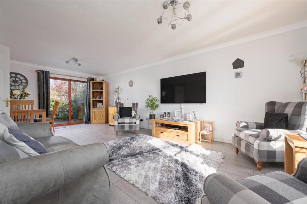 13 Westhall Crescent 009.JPG