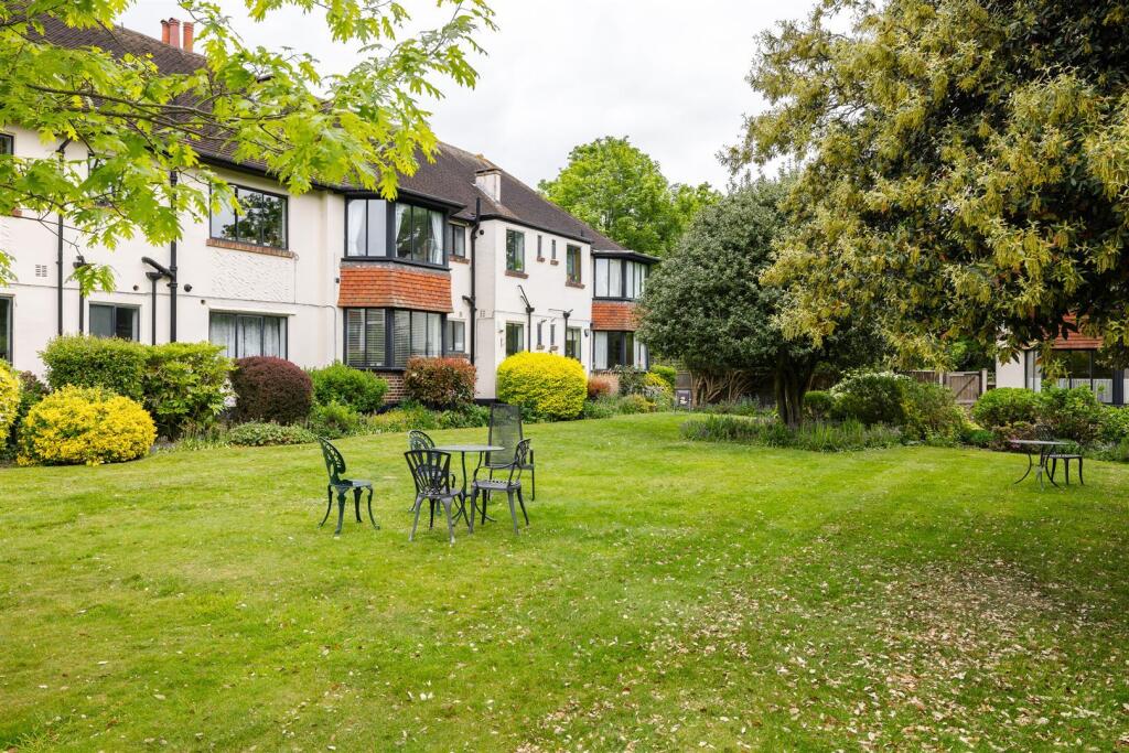 Forest Court Communal Garden  1.jpg
