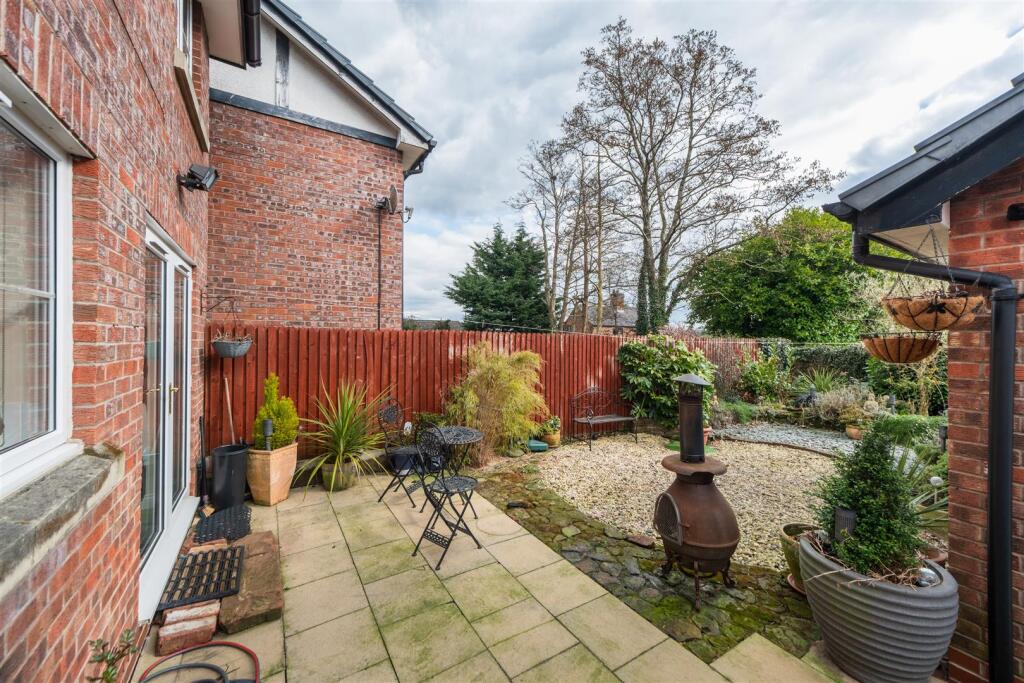 8 Gowy Court-021.jpg