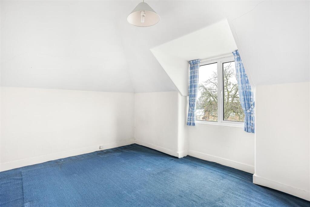 Bedroom 5 Wolsey Road.jpg