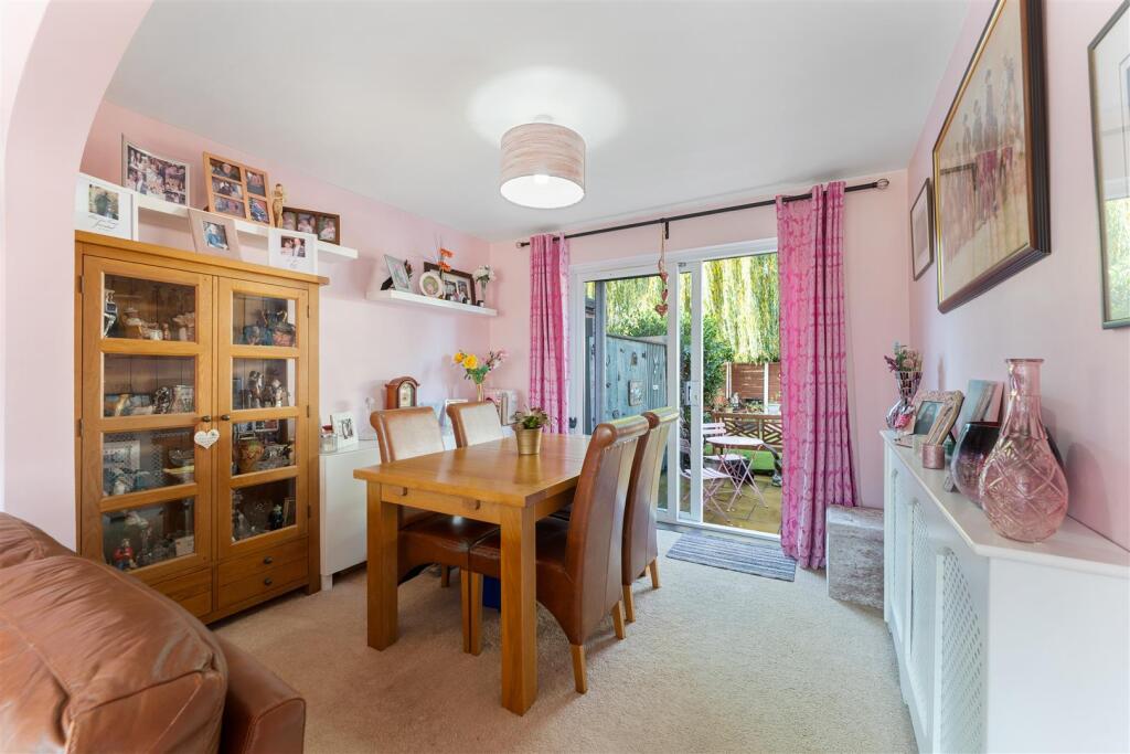 Lounge / Dining Room