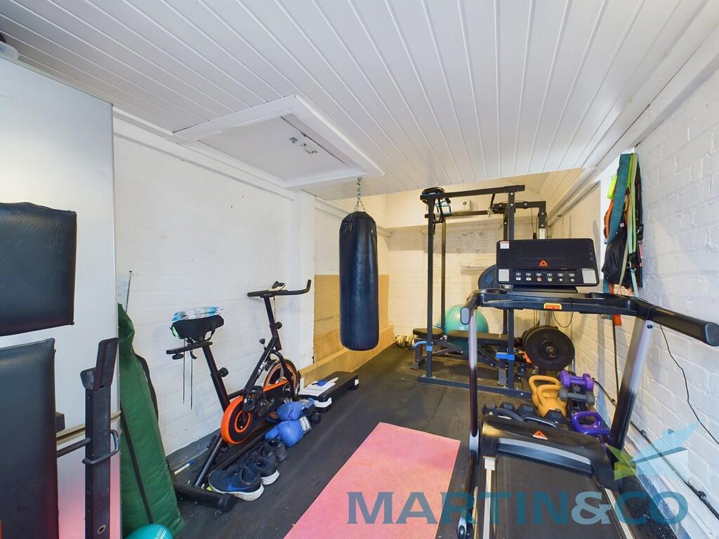 CAM01870G0-PR0147...