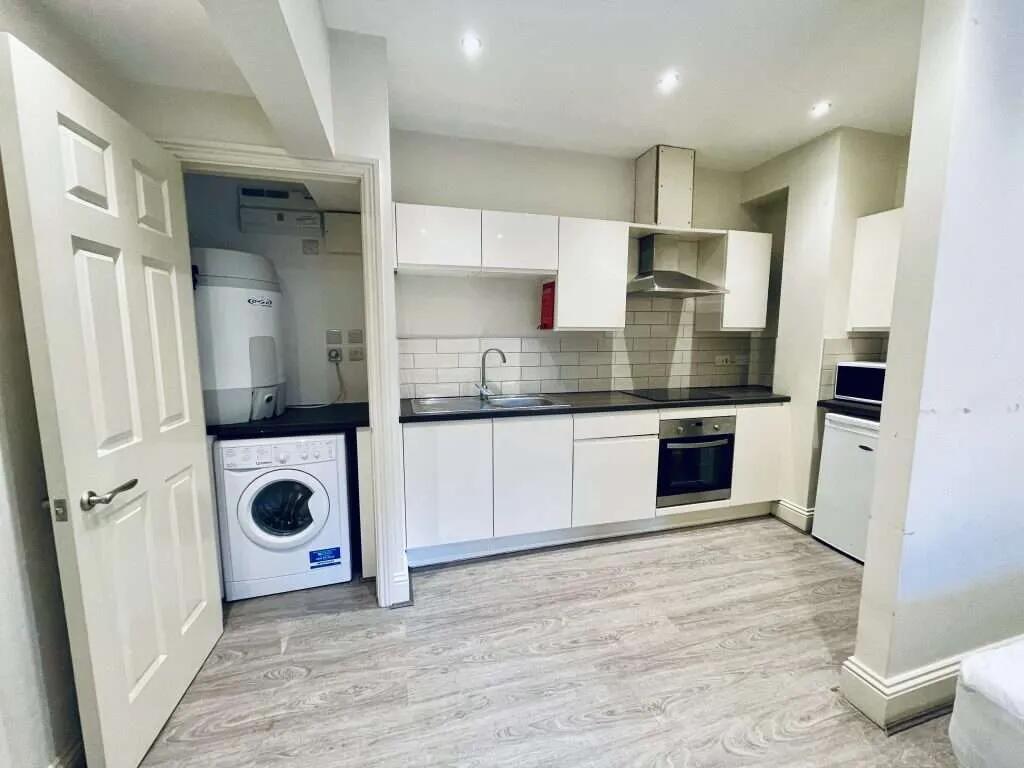 Flat_8_St_James_Row