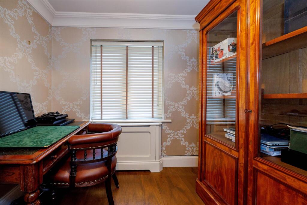 Downstairs study office 1N9A2549.jpg