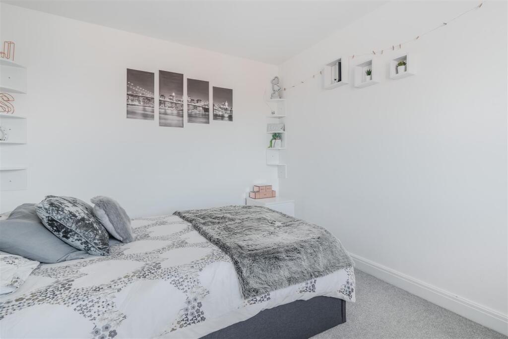 Bedroom 3-2.jpg