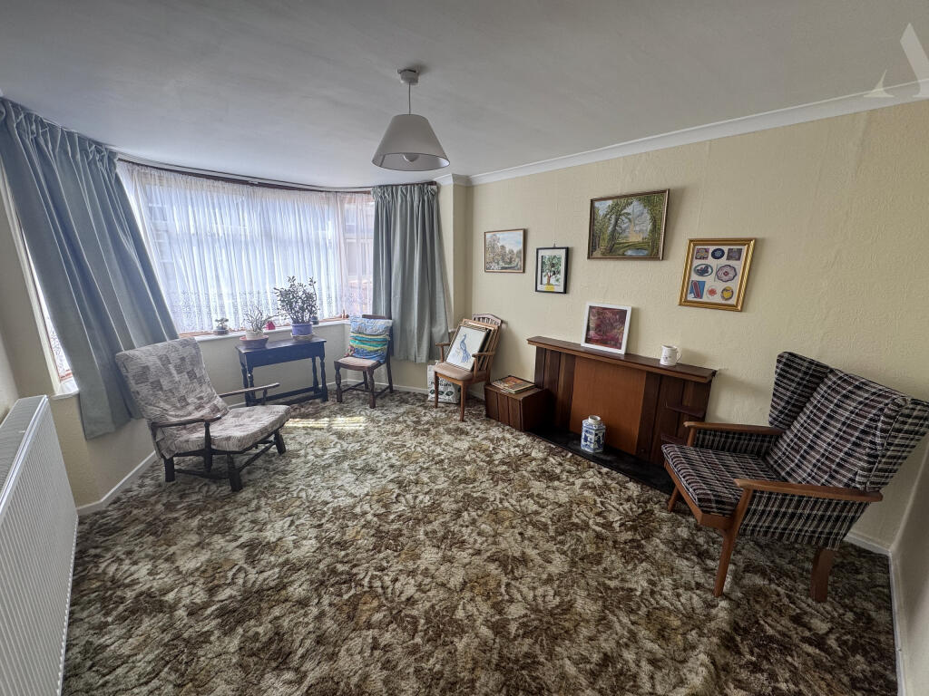 3 Gaydon Road ~reception 1