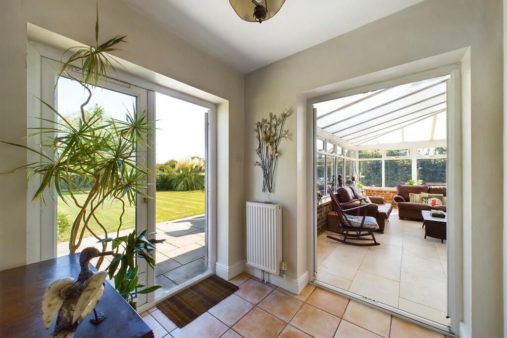 CAM01689G0-PR0418...