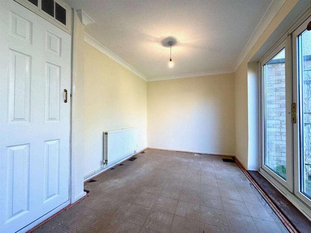 OPEN PLAN KITCHEN/DINING ROOM