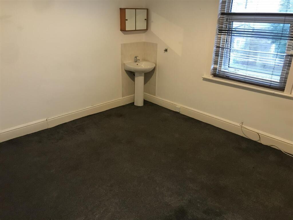 room 6 - 1.jpeg