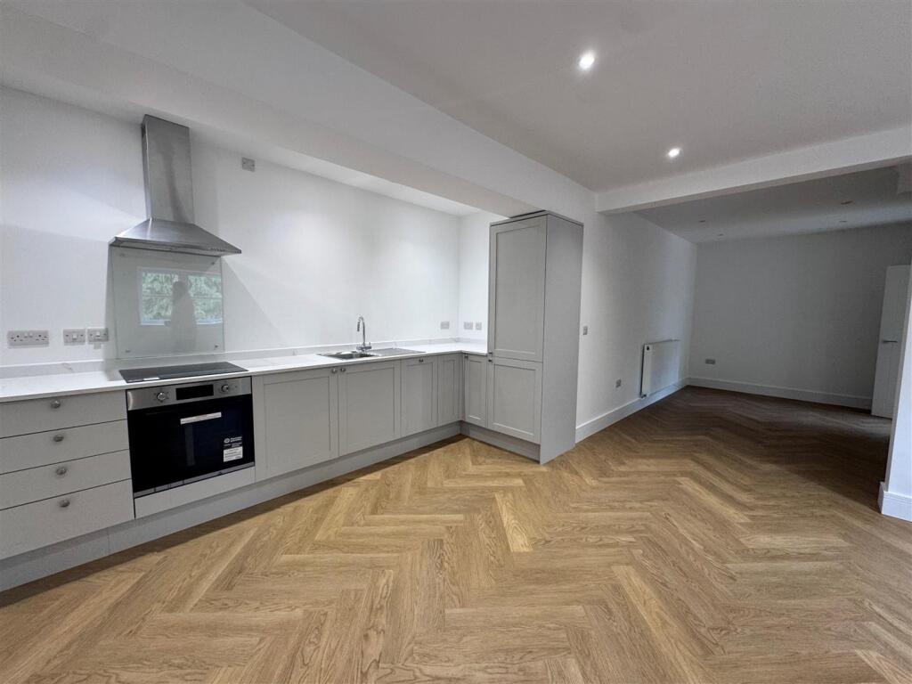 lansdown mews kitchen 1.jpg