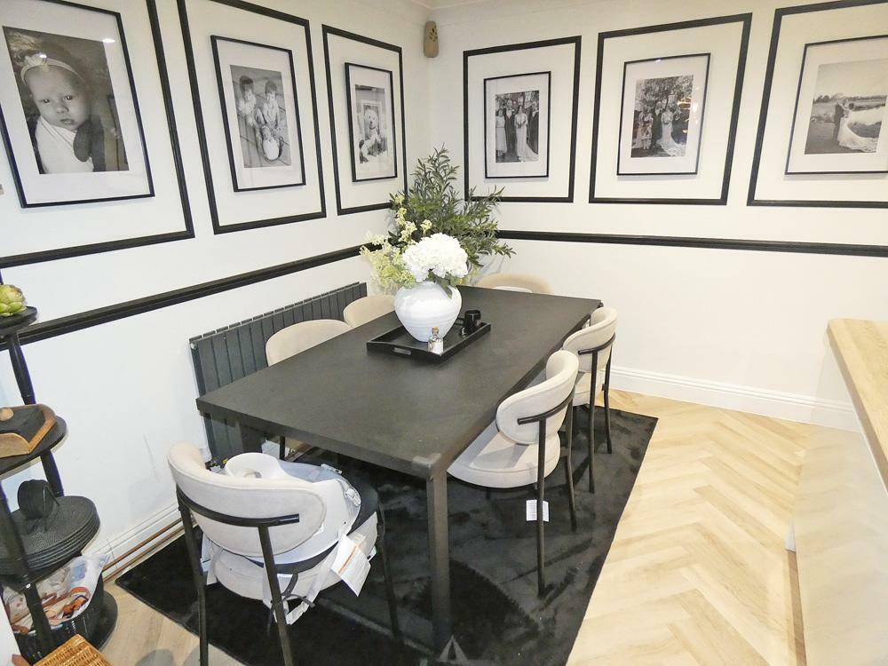 2276dining area3.jpg