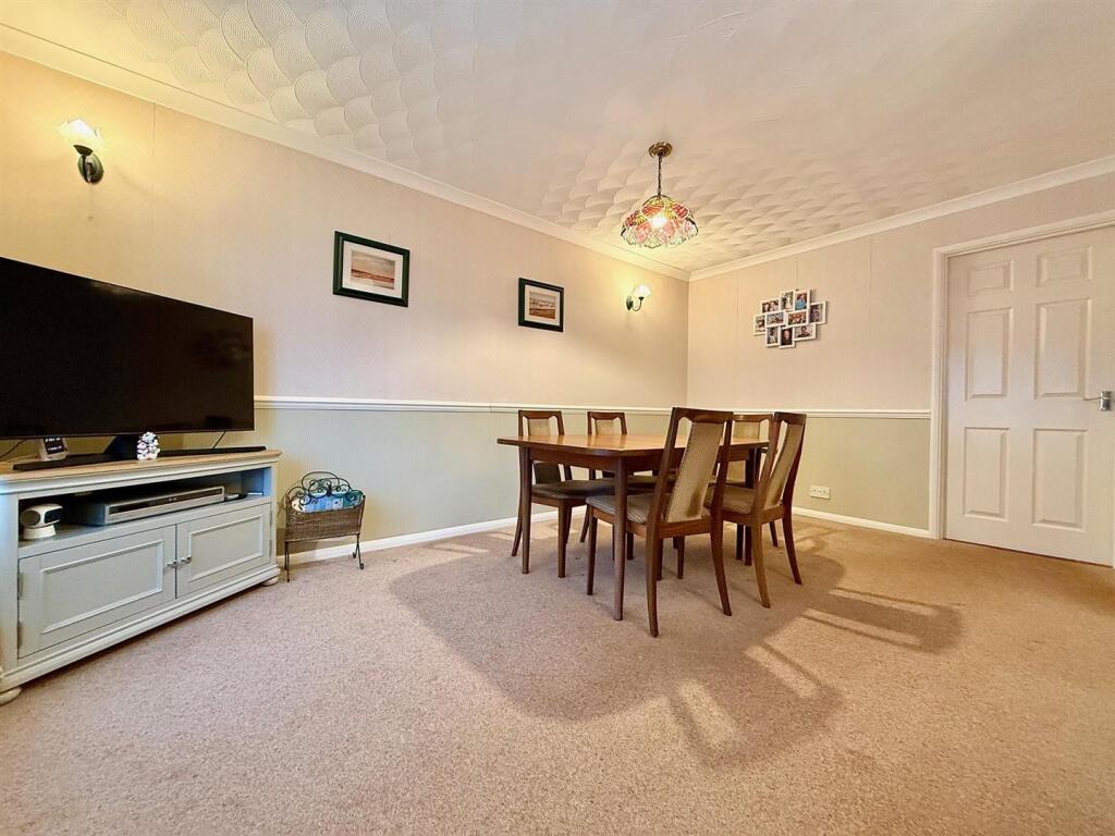 Sitting room/bedroom 3