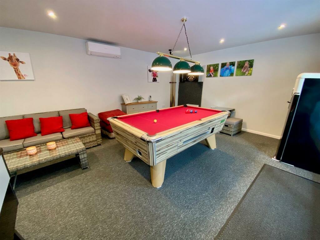 cheviot way 11 garden room.jpg