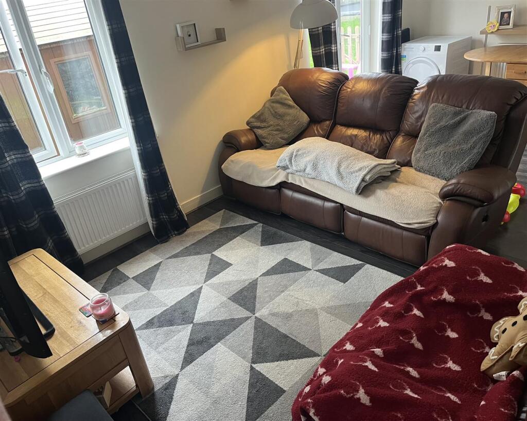 Lounge 2.jpeg