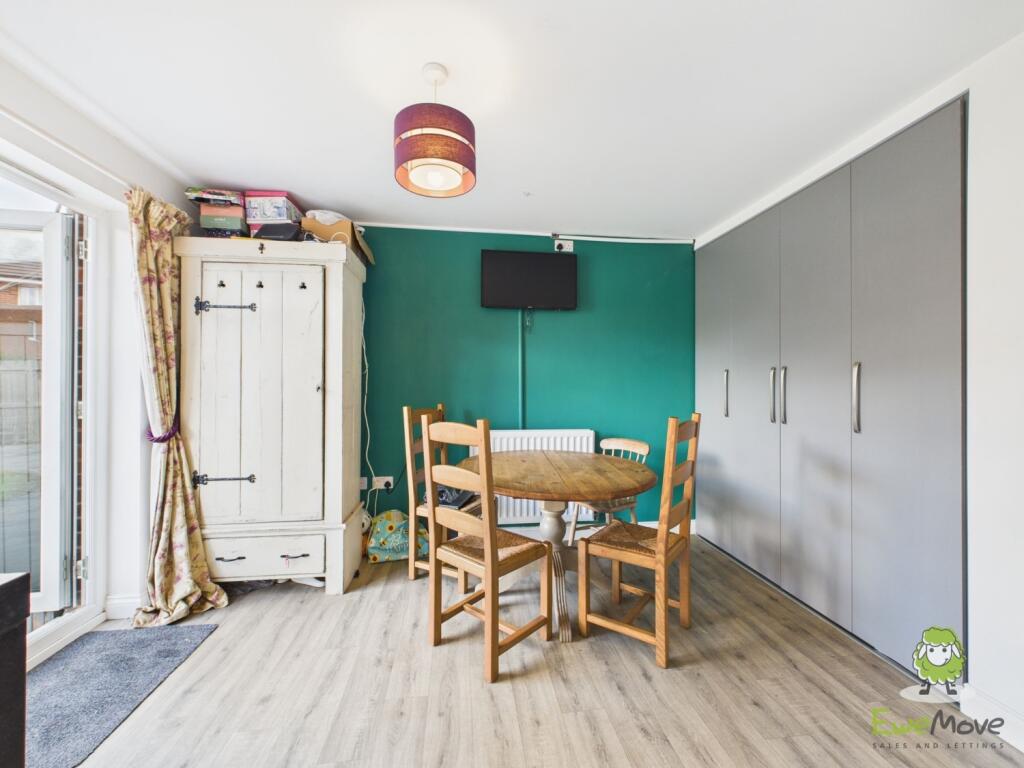 CAM02463G0-PR0080-STILL020