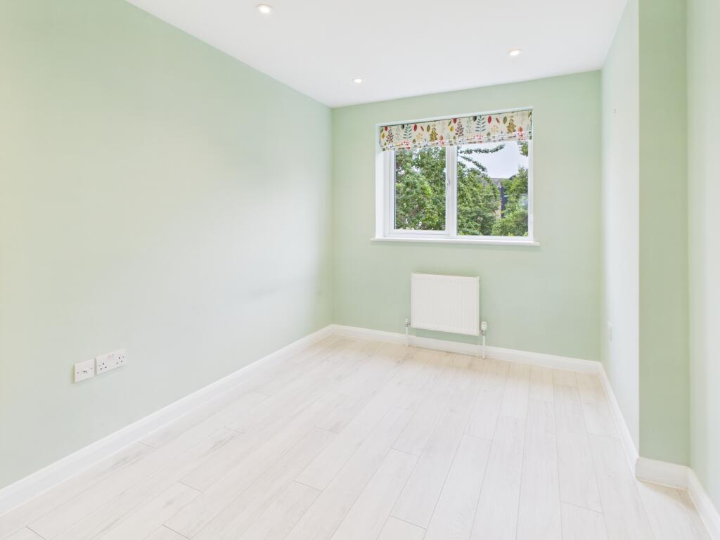 CAM02519G0-PR0314-STILL009