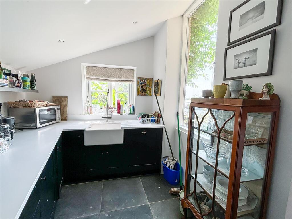 Inner Kitchen3.jpg