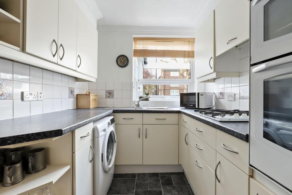 06-9891JHPropWorld - 97 Longton Grove - 18 (1)-med