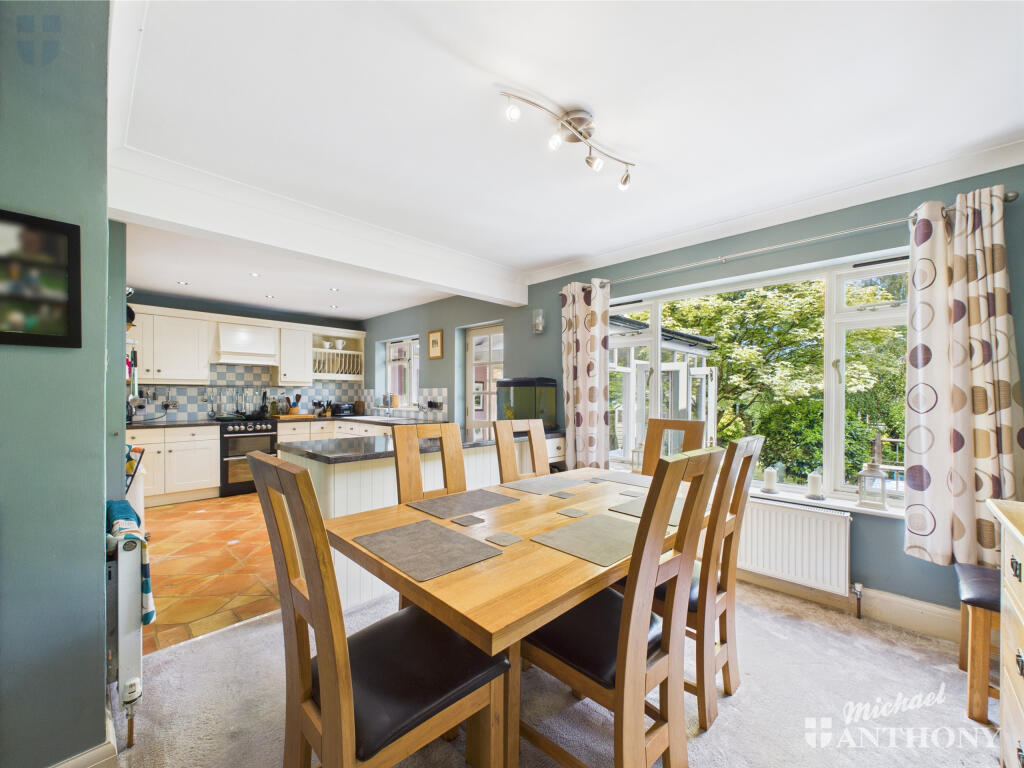 CAM03218G0-PR0659-STILL011