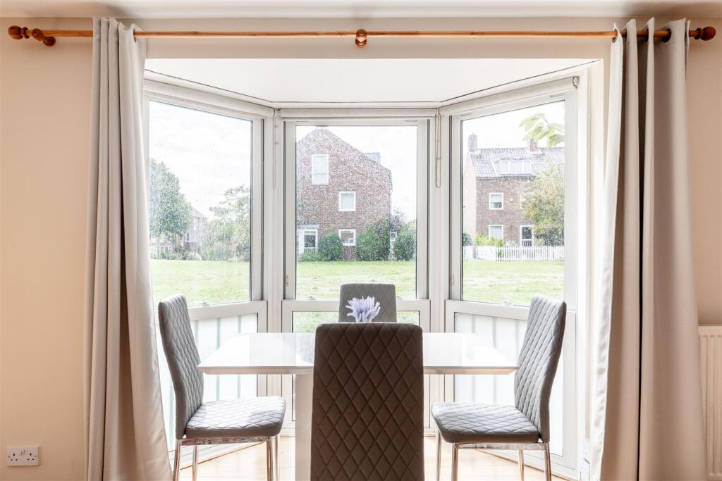 Chiswick Staithe-10.jpg