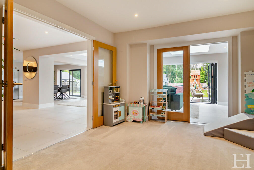 8598904-interiorW...