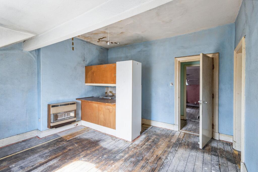 Flat 7, Fairfield Mews, 85, East Parade, Harrogate, North Yorkshire, HG1 5LP