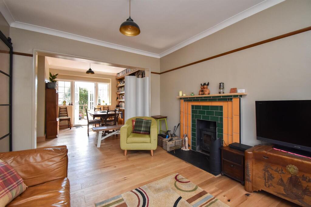 Living room/dining room