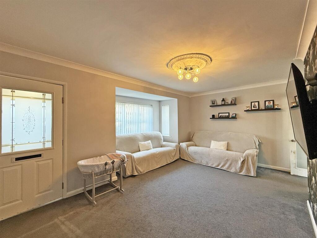 Dryburgh Crescent 22 - Lounge 2.jpg