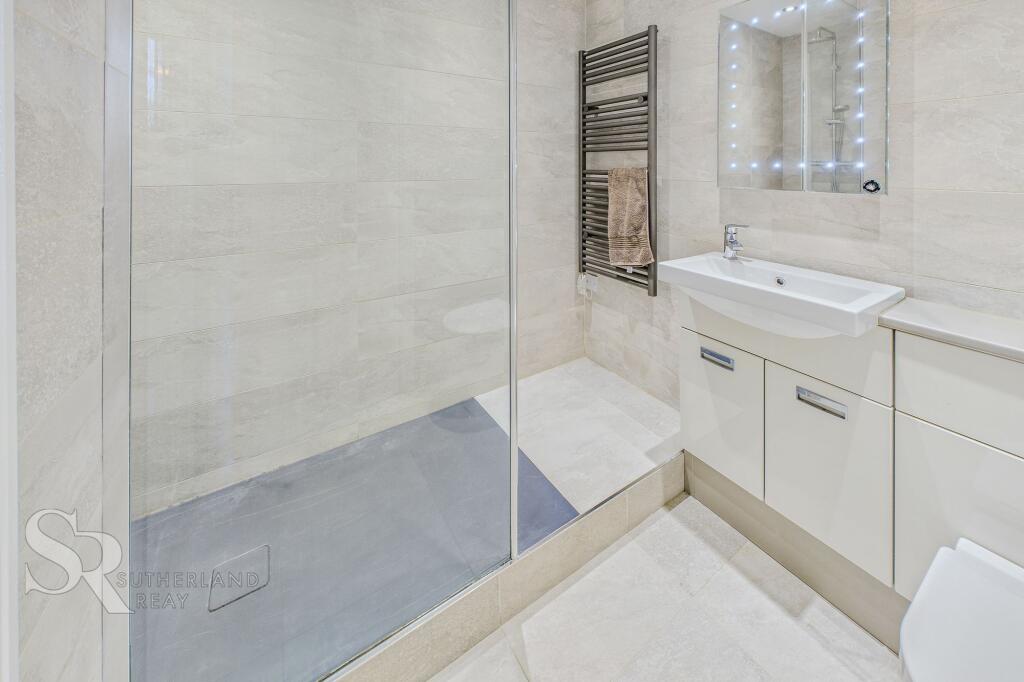Main Bedroom En Suite