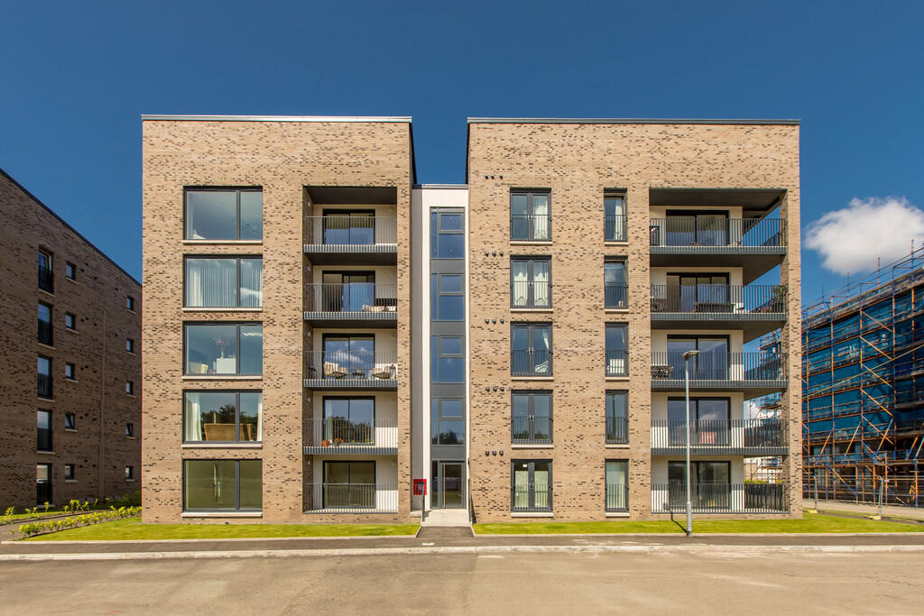 69758_64685_69758...